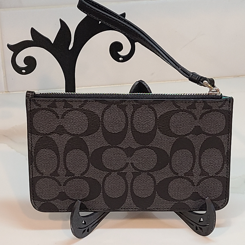 Coach NYC Skyline Small Wristlet Signature Coated Canvas EUC - Picture 4 of 9